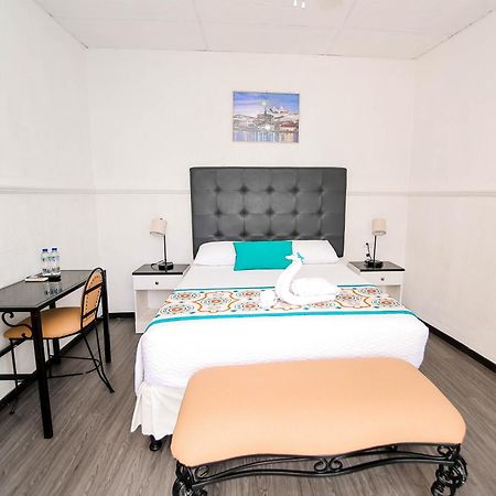 Hotel Villa Del Lago Flores Kültér fotó