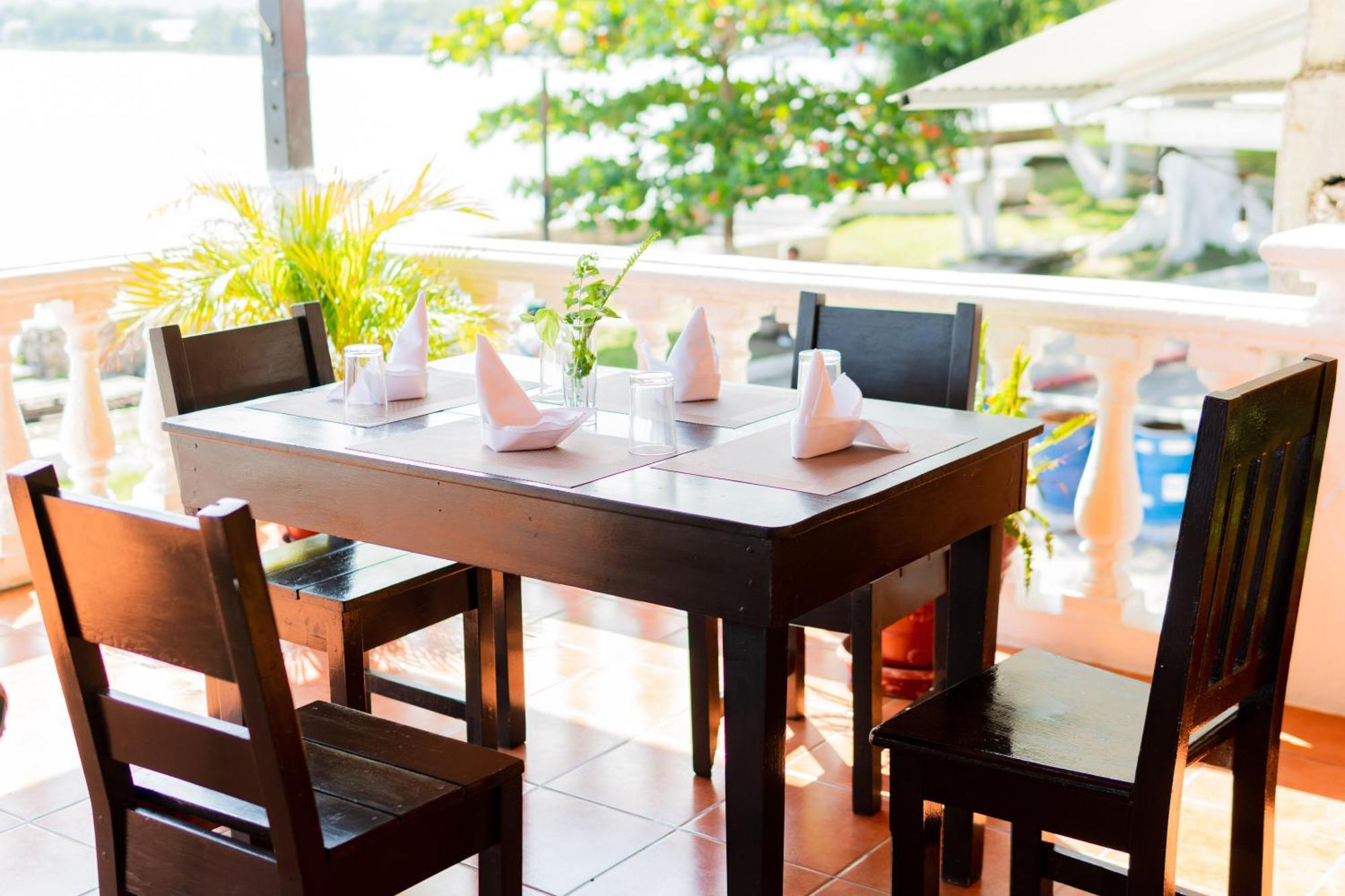 Hotel Villa Del Lago Flores Kültér fotó