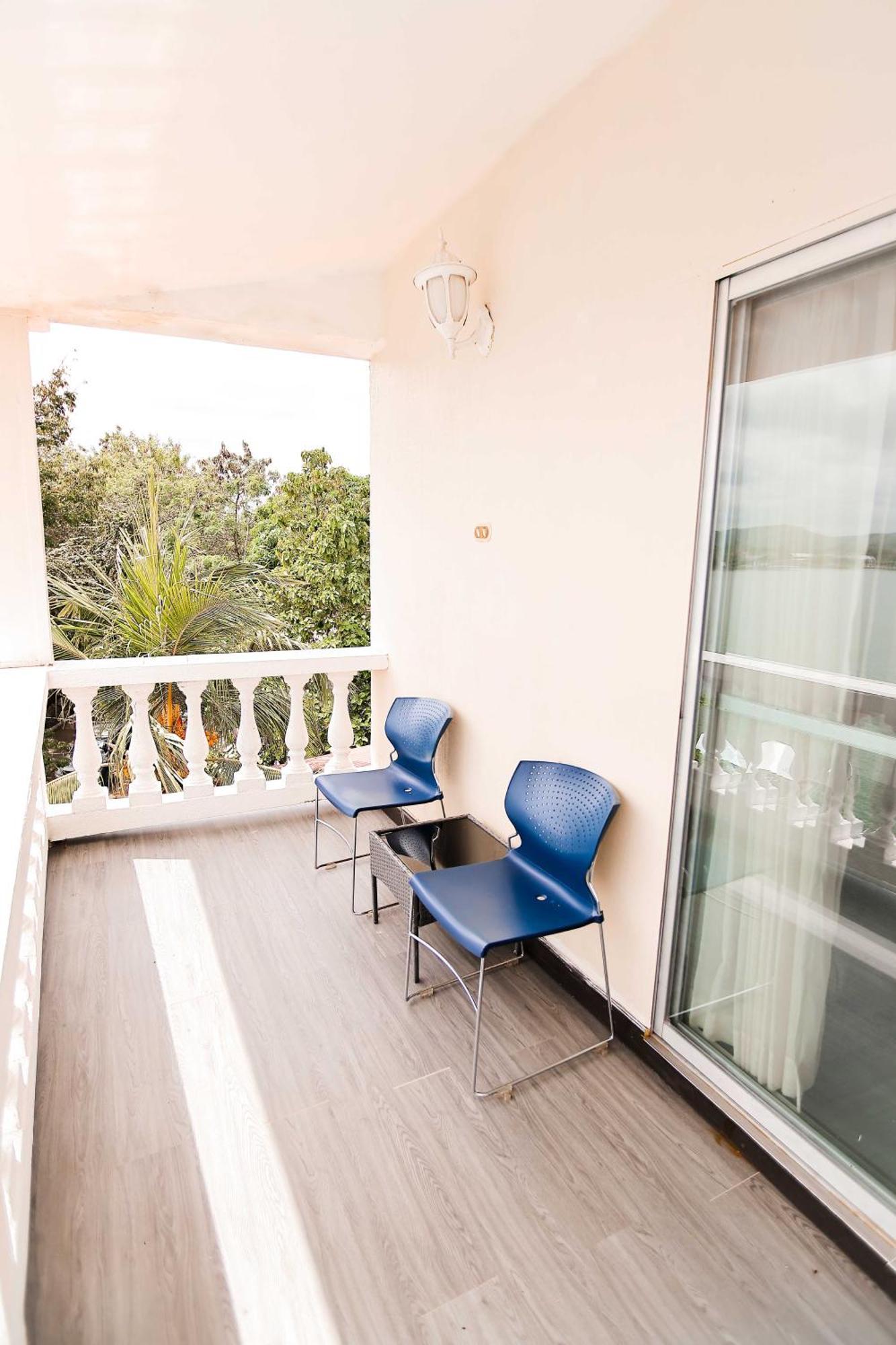 Hotel Villa Del Lago Flores Kültér fotó