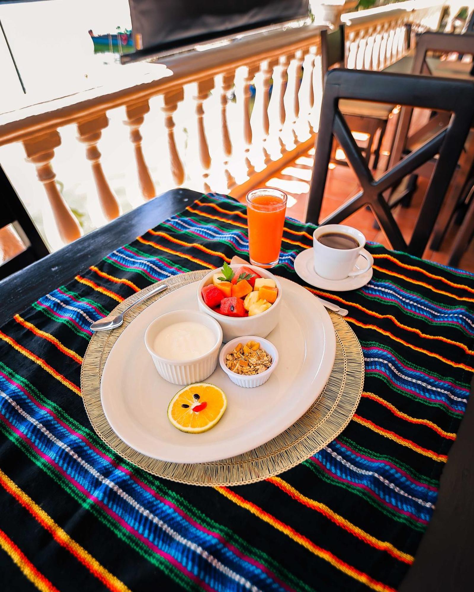 Hotel Villa Del Lago Flores Kültér fotó