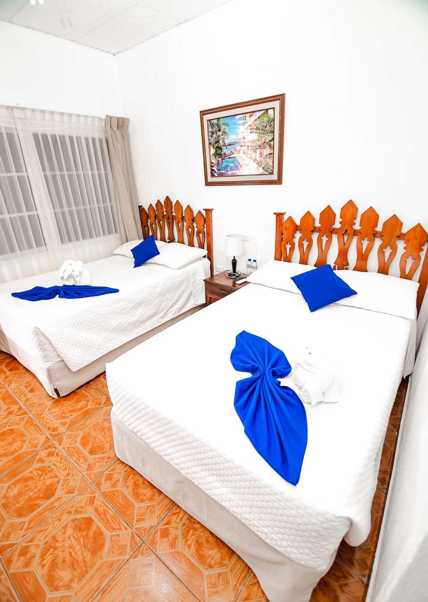 Hotel Villa Del Lago Flores Kültér fotó