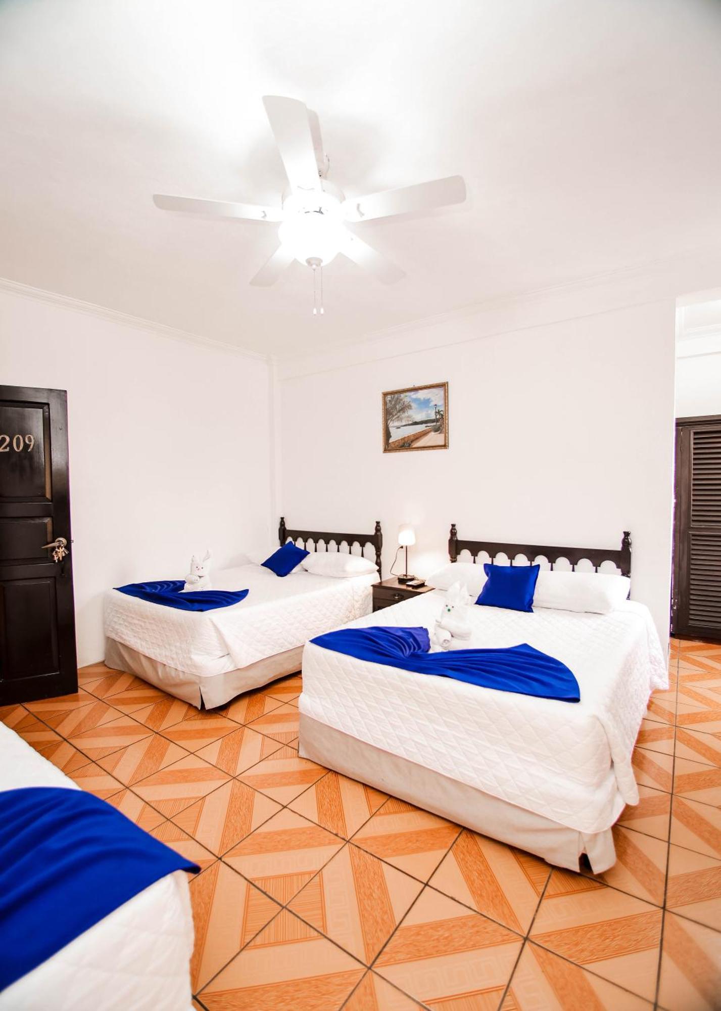 Hotel Villa Del Lago Flores Kültér fotó